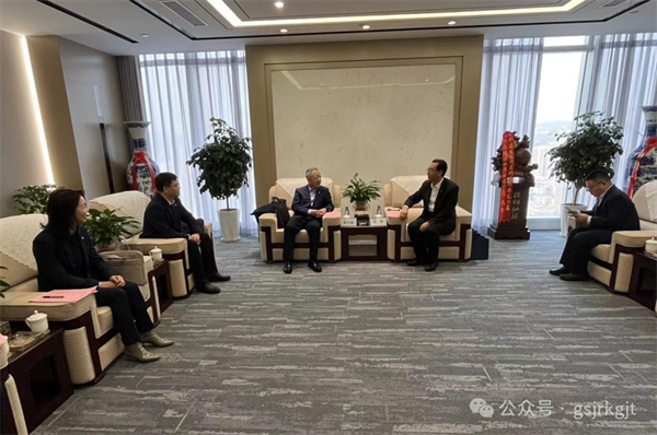 84825AC8E18B1D5B43AC2F0763D_6EAF8B12_62B1B