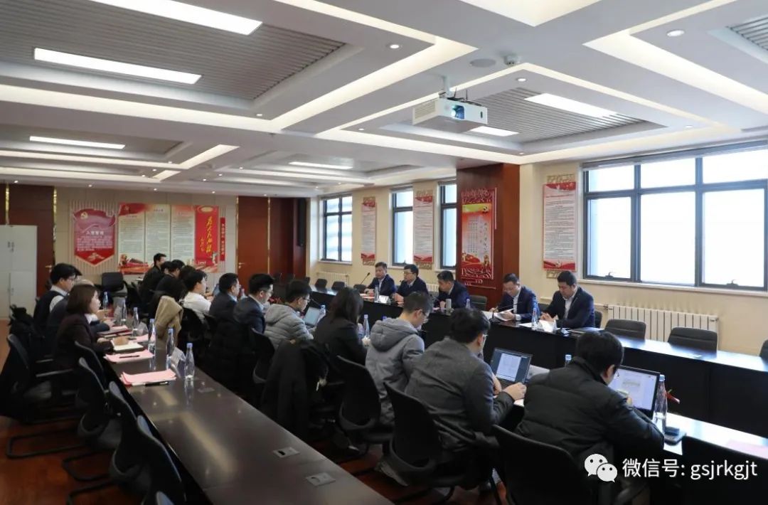 DE005AF9BC7E6950414F553CDB5_355D1FE9_1945A