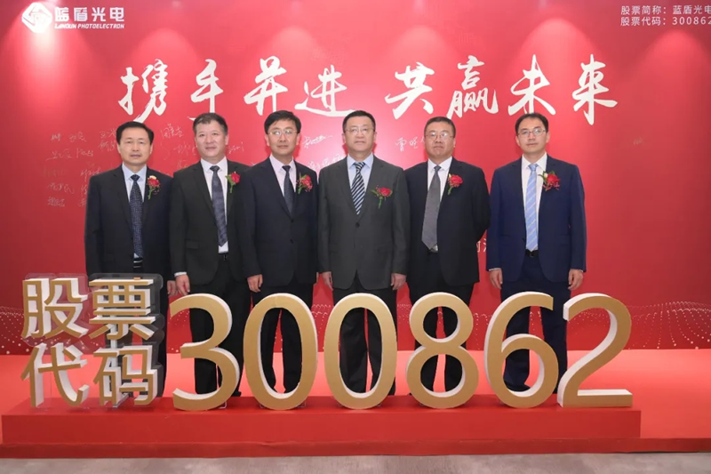 01E0D19D77364CC1F3BD39EE0F2_62552EBD_3AC61