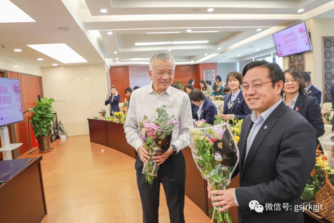 路过一场花的盛放——“花香盈袖 情满金控”插花培训活动花絮