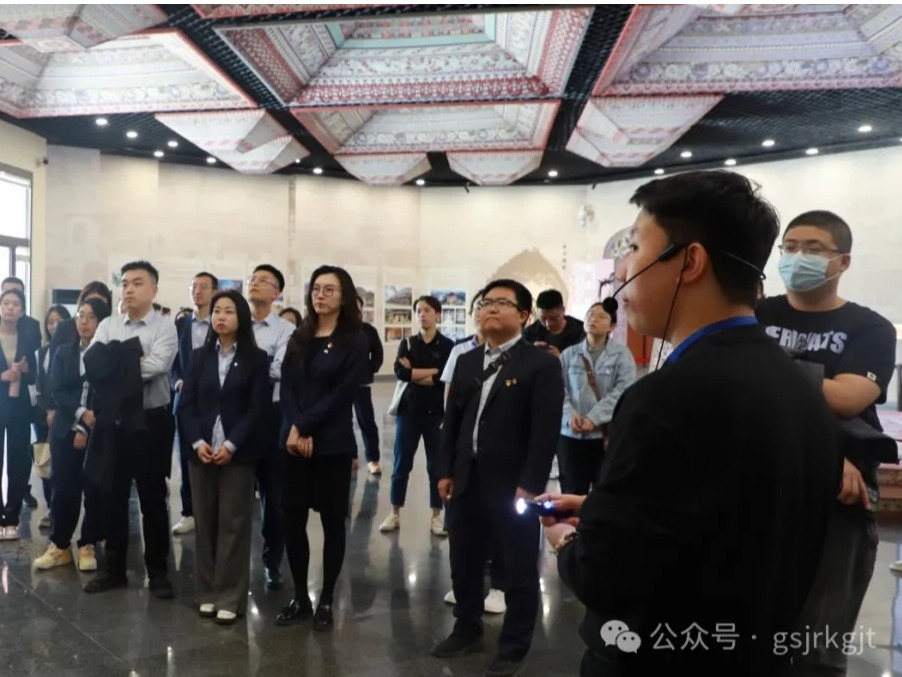 传承文化根脉，激扬青春妄想 ——BJL平台集团集团组织青年员工发展文化进建履历活动