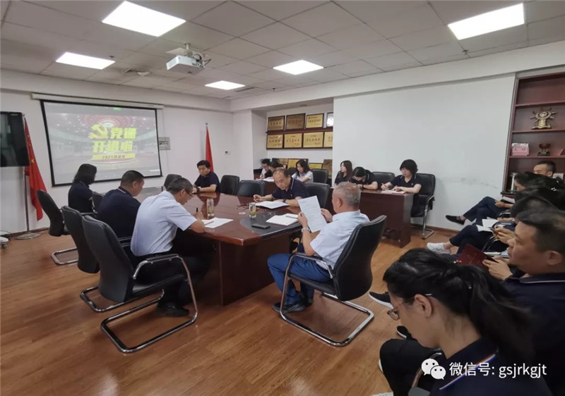 EDB4698F8D6F73968E5EE758D21_21C8953C_1A302